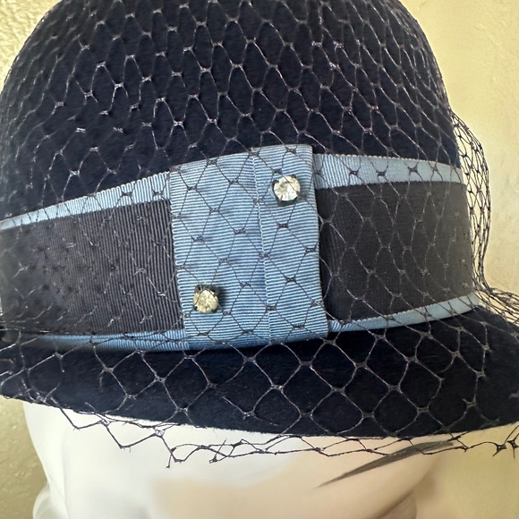 CHIC 1960s\' NAVY FELT \